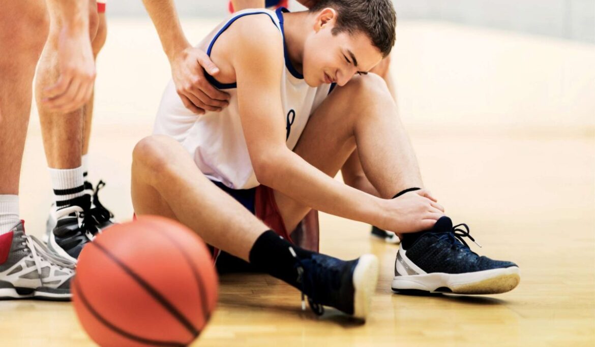 How Sports Medicine Can Help Prevent Common Athletic Injuries
